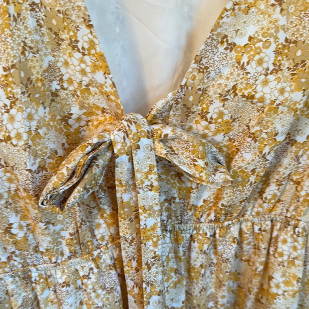 Forever 21 Yellow Floral Blouse - Picture 3 of 8
